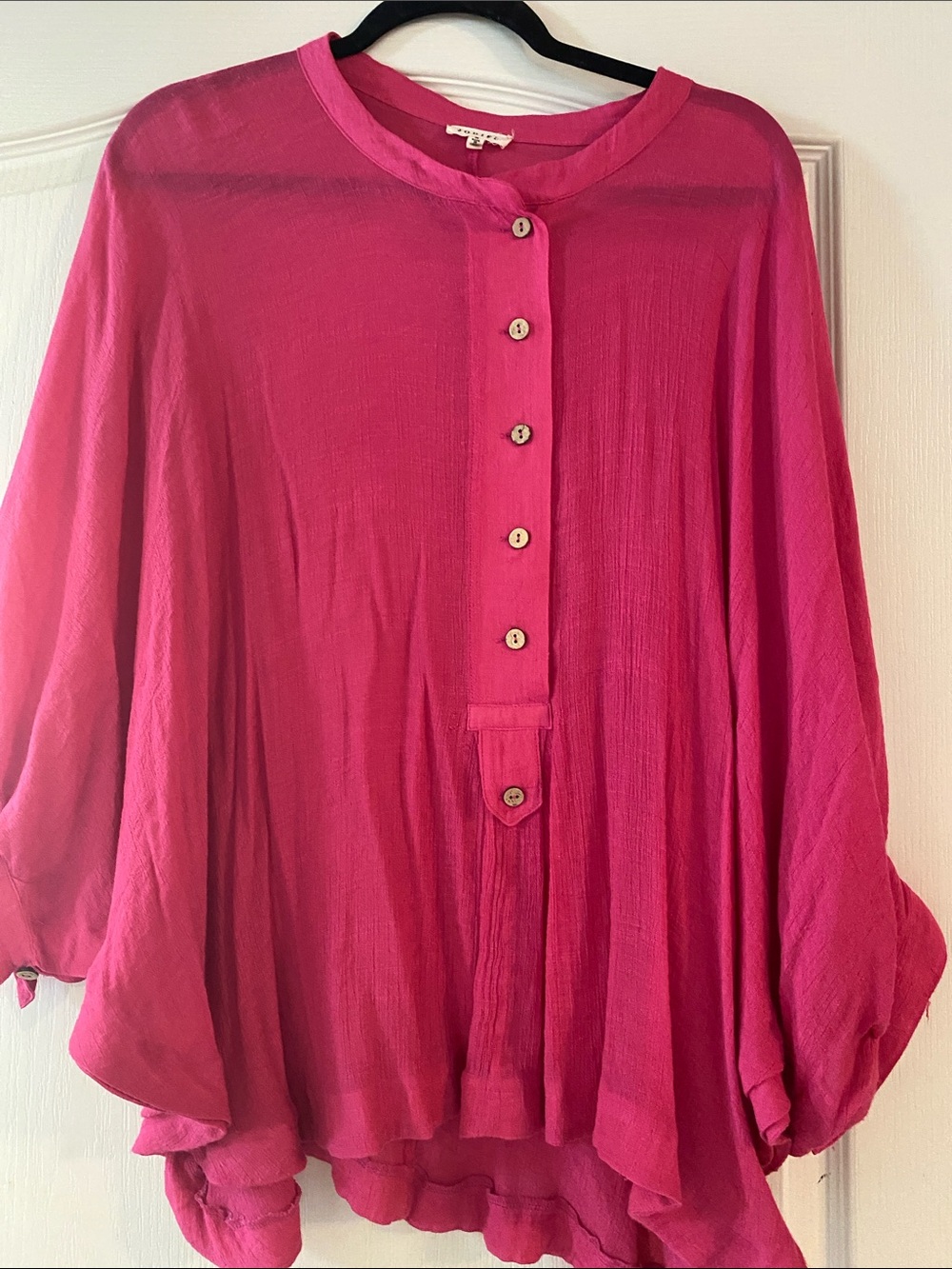 JODIFL Fuchsia Button-Front Flowing Tunic